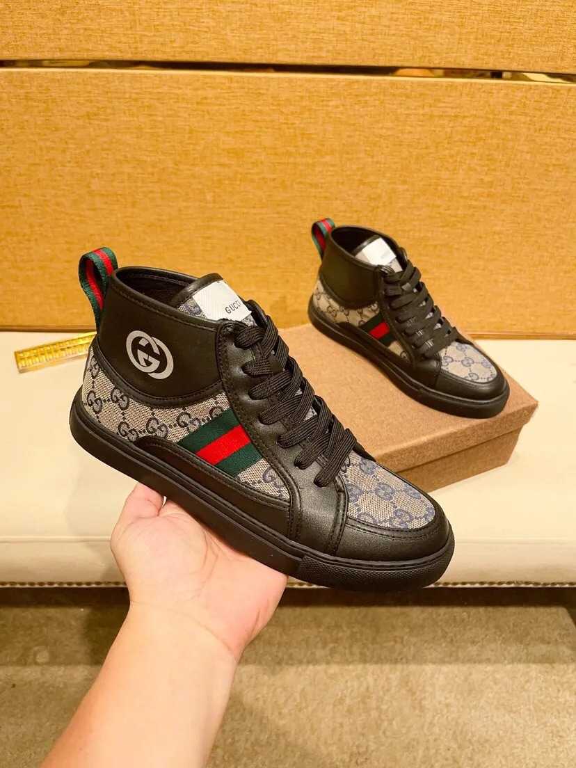 Factory price 440 [Gucci] Gucci's latest high-top casual Korean-style men's shoes, brand new autumn and winter design, perfect workmanship, cabinet quality, upper: cowhide material, leather lining; soft and comfortable, rubber outsole ultra-light, wear-resistant, simple, versatile fashion men's shoes, color optional, size 38--44
